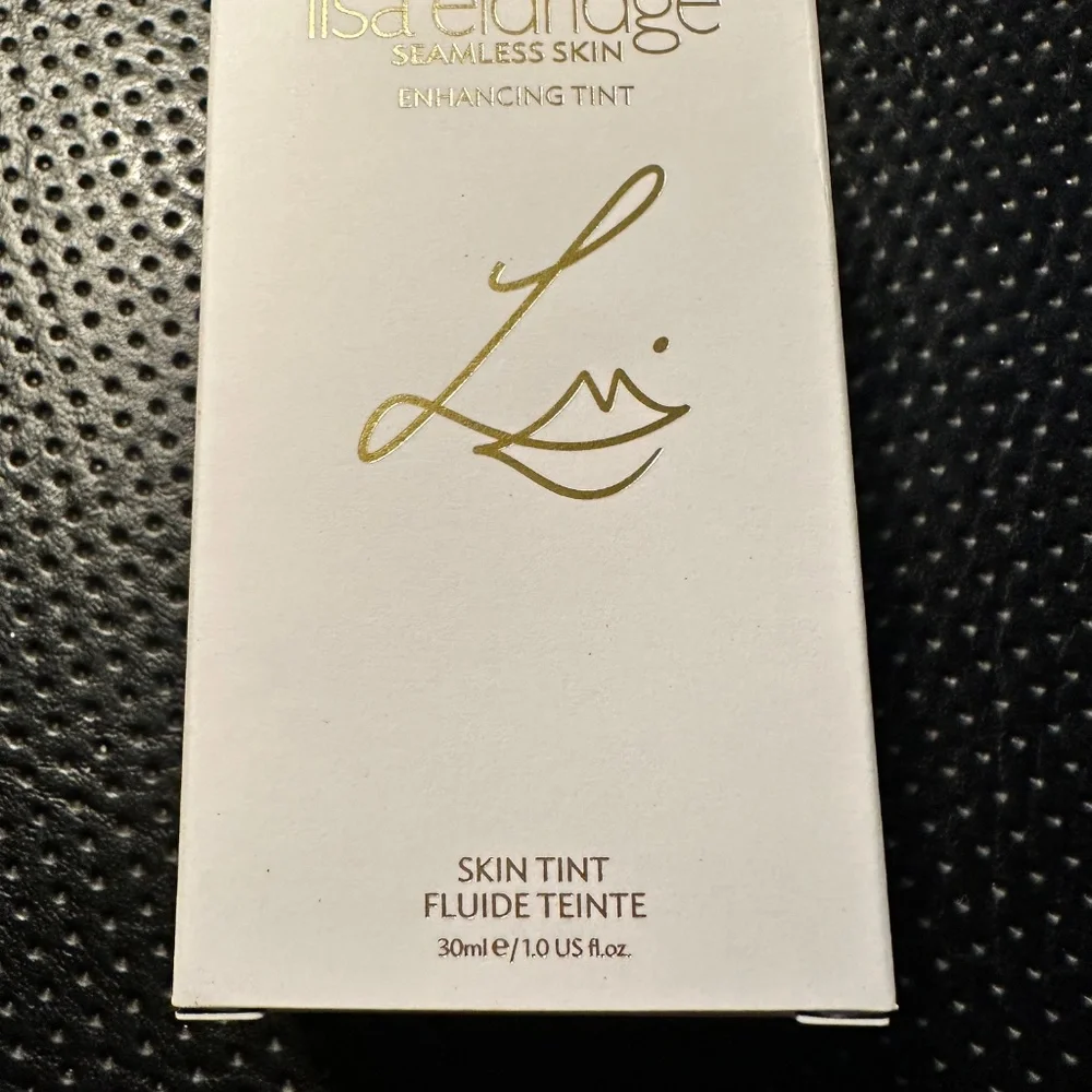 T8 SEAMLESS SKIN ENHANCING TINT NEW UNUSED BOXED